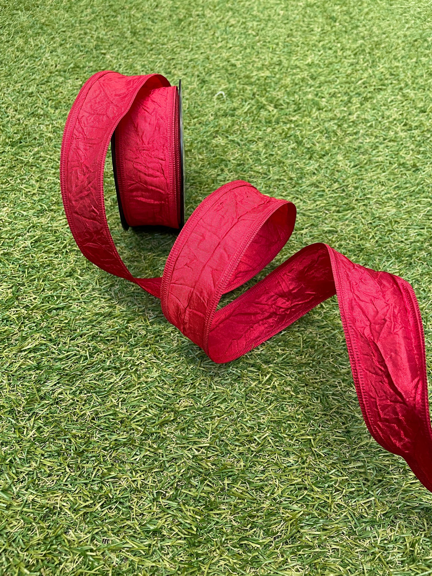 CRUMPLED TAFFETA RIBBON RED 40mm x 10m