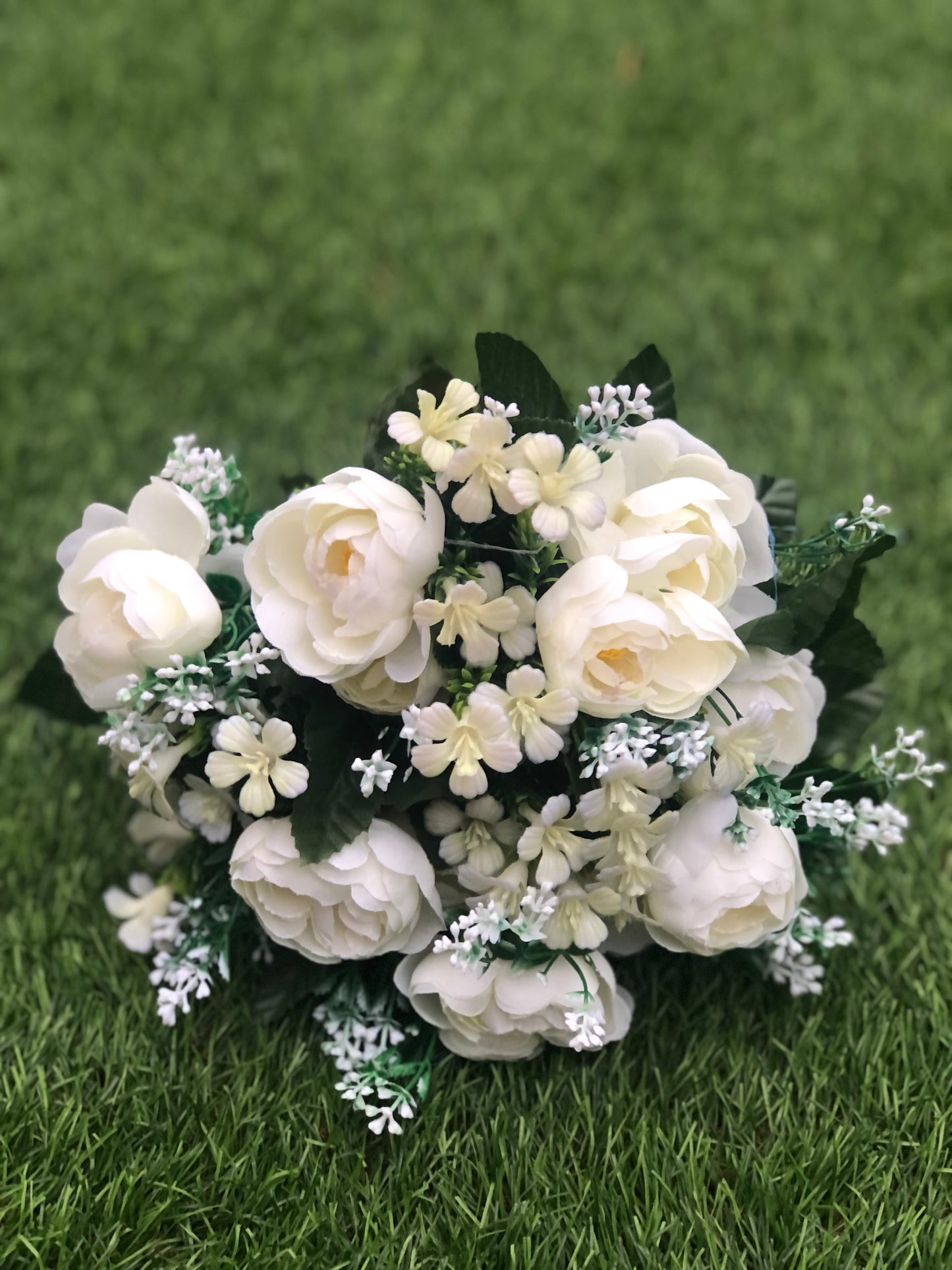 35cm RANUNCULUS FOLIAGE BUNCH IVORY