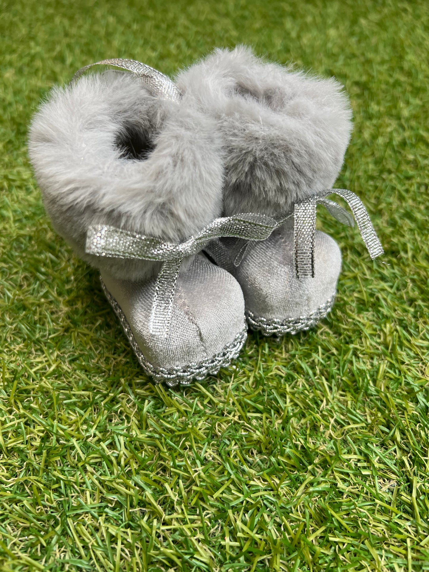 GREY/SILVER SNOW BOOTS GREY